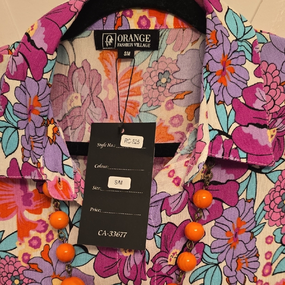 New Nwt Orage Floral Blouse with Orange Necklace